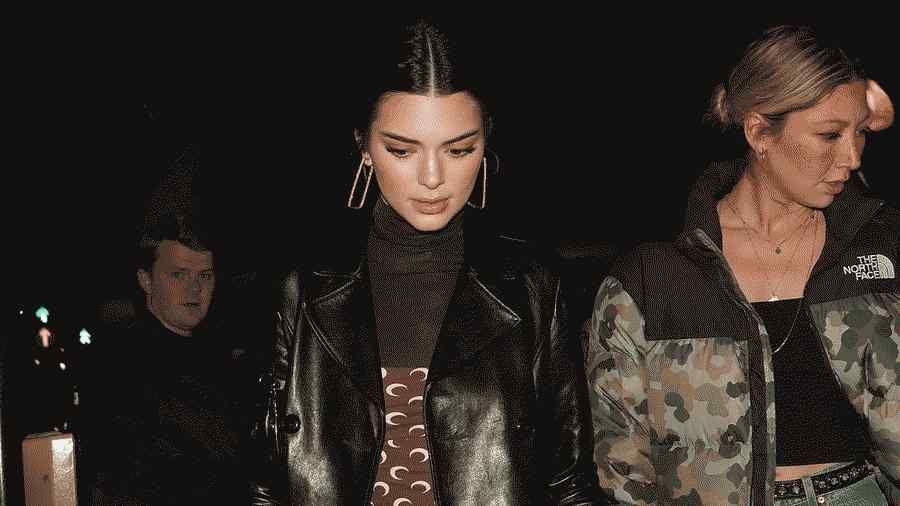Kendall Jenner dirige-se ao McDonald's em Londres exibindo um novo logotipo de designer badalado