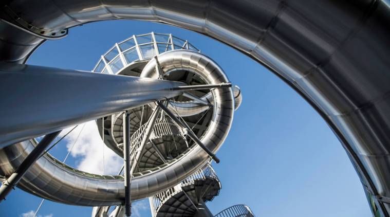 جرات دارید سوار این سرسره بلند 9 طبقه ای شوید که توسط هنرمند بلژیکی در میامی ایجاد شده است؟