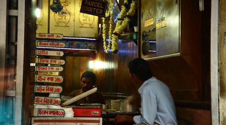 Salvador Kosha Mangsho no restaurante Golibari de 92 anos de Kolkata