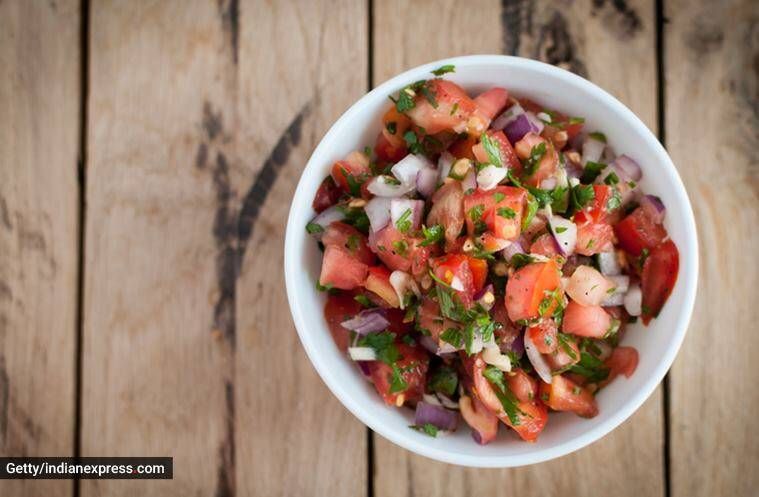 salud ocular, vista, cómo mejorar la vista, alimentos para mejorar la salud ocular, salsas deliciosas y saludables, cataratas, degeneración macular, indian express news