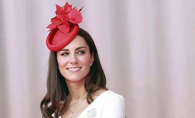 Hertuginne Kate Middleton skal flytte til foreldrenes sted etter at babyen er født