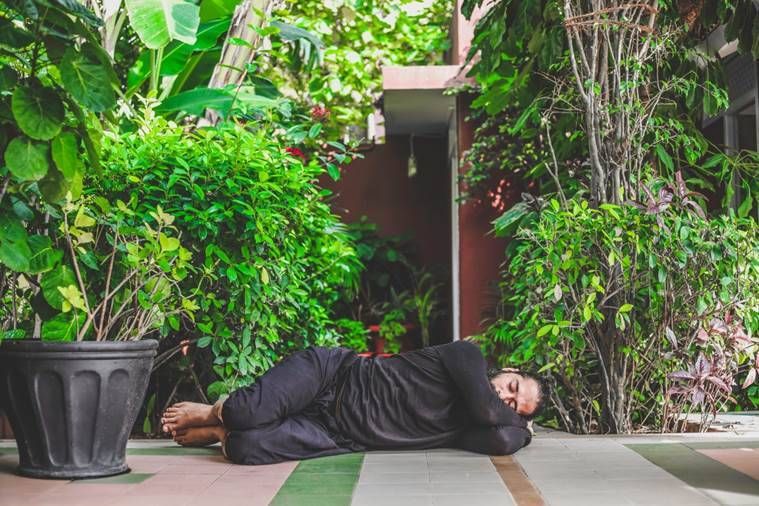 ioga, asanas de ioga para saúde, asanas de ioga para problemas de tireoide, posturas de ioga para desequilíbrios da tireoide no corpo, saúde, notícias expressas indianas