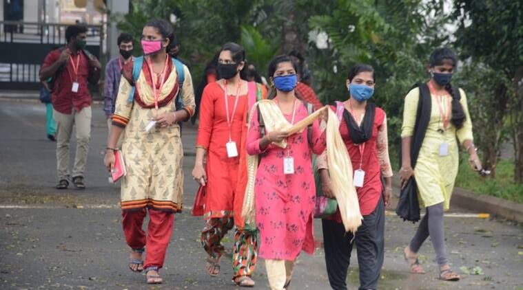 geyim kodu, Hindistanda geyim kodu, Hindistan məktəblərində geyim kodu, Hindistan kolleclərində geyim kodu, ofislərdə geyim kodu, Maharashtra hökuməti geyim kodu, geyim qaydalarının pozulması, Hindistan ekspress xəbərləri