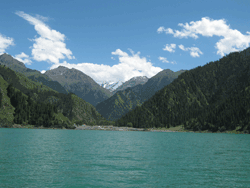 Heavely Lake nær Mount Bogda